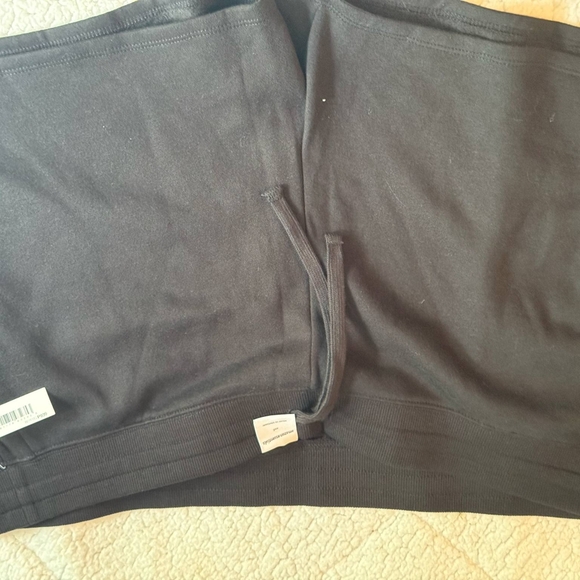 Amazon Essentials Charcoal Shorts - Picture 2 of 4
